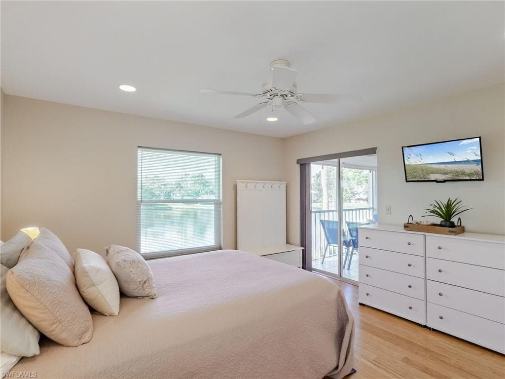 834 Gulf Pavilion Dr 201, Naples, FL 34108-21