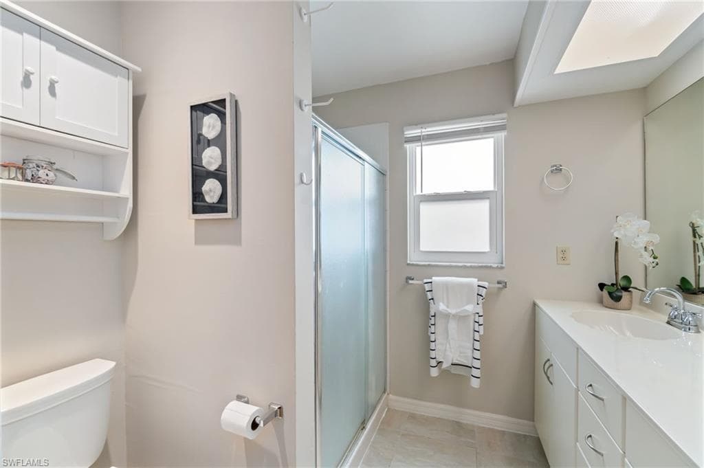 834 Gulf Pavilion Dr 201, Naples, FL 34108-23