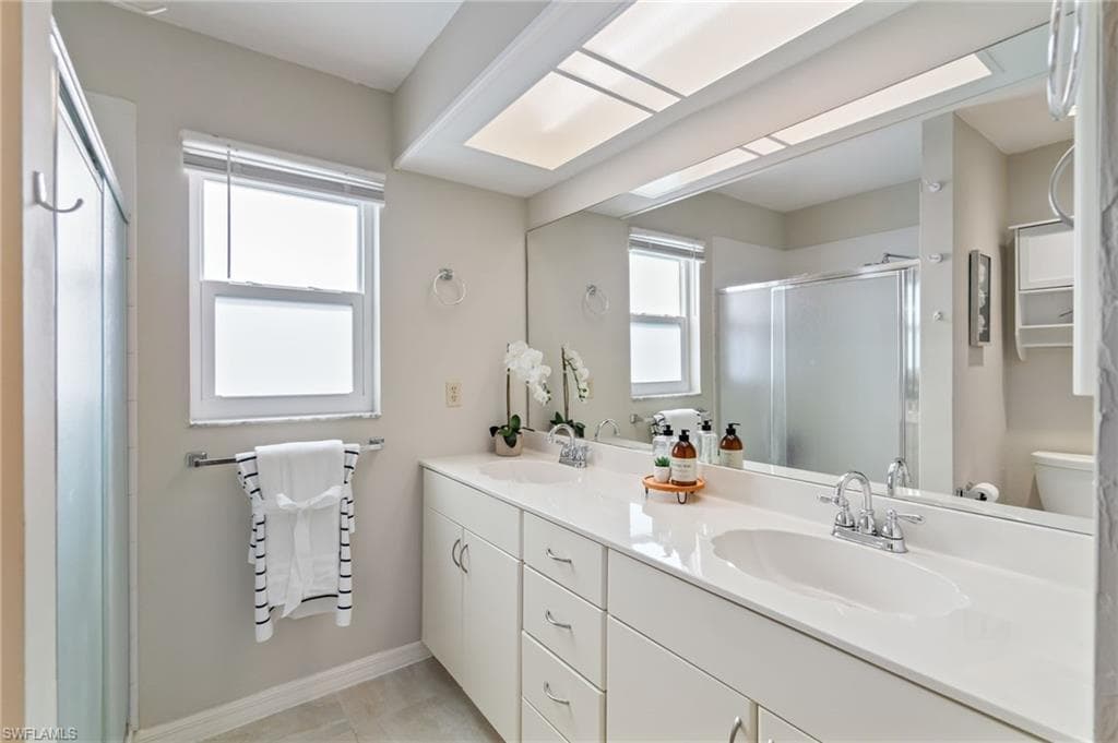 834 Gulf Pavilion Dr 201, Naples, FL 34108-24