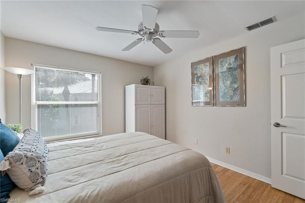 834 Gulf Pavilion Dr 201, Naples, FL 34108-30