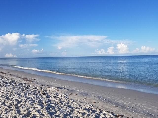 834 Gulf Pavilion Dr 201, Naples, FL 34108-43