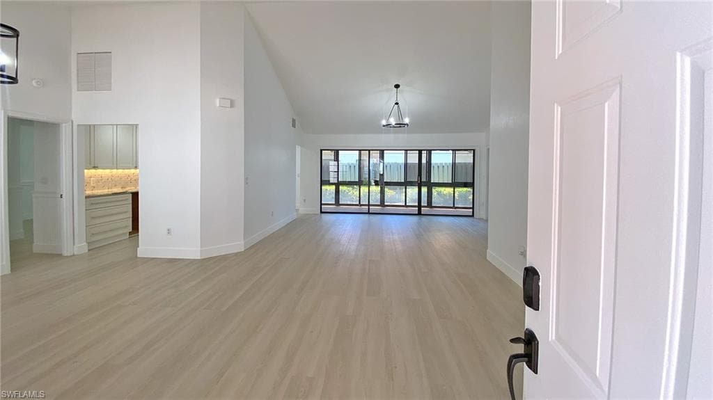 718 Reef Point Cir, Naples, FL 34108-13