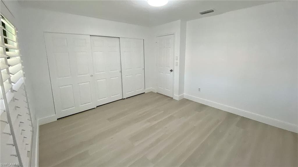 718 Reef Point Cir, Naples, FL 34108-15