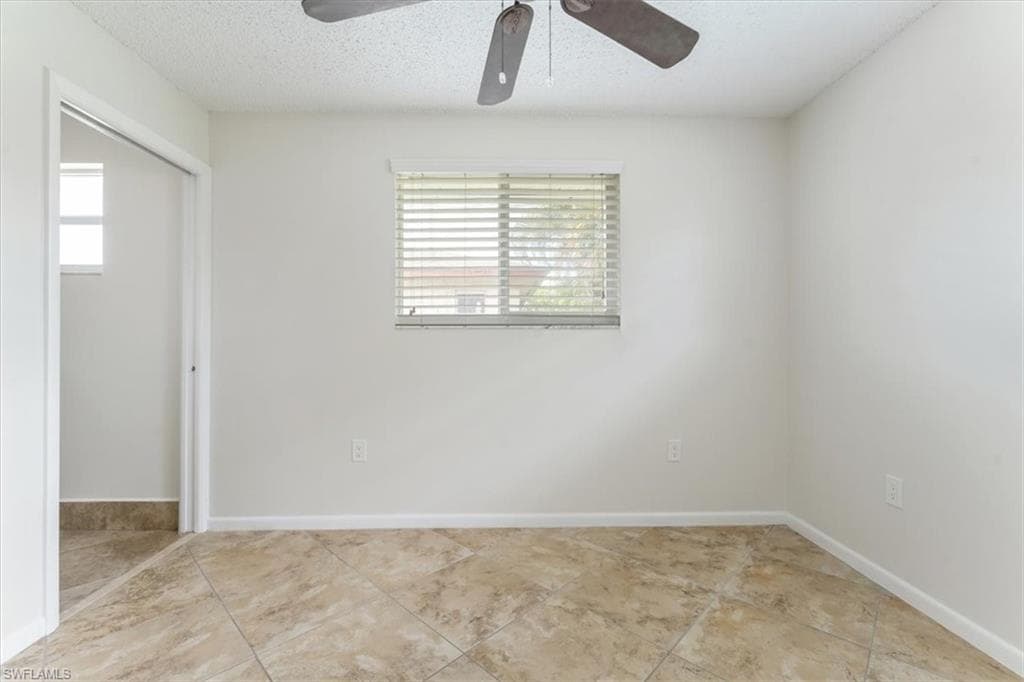 755 106th Ave N, Naples, FL 34108-15