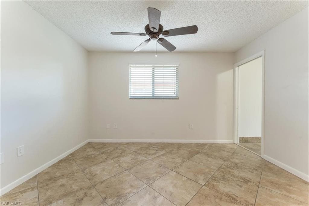 755 106th Ave N, Naples, FL 34108-16