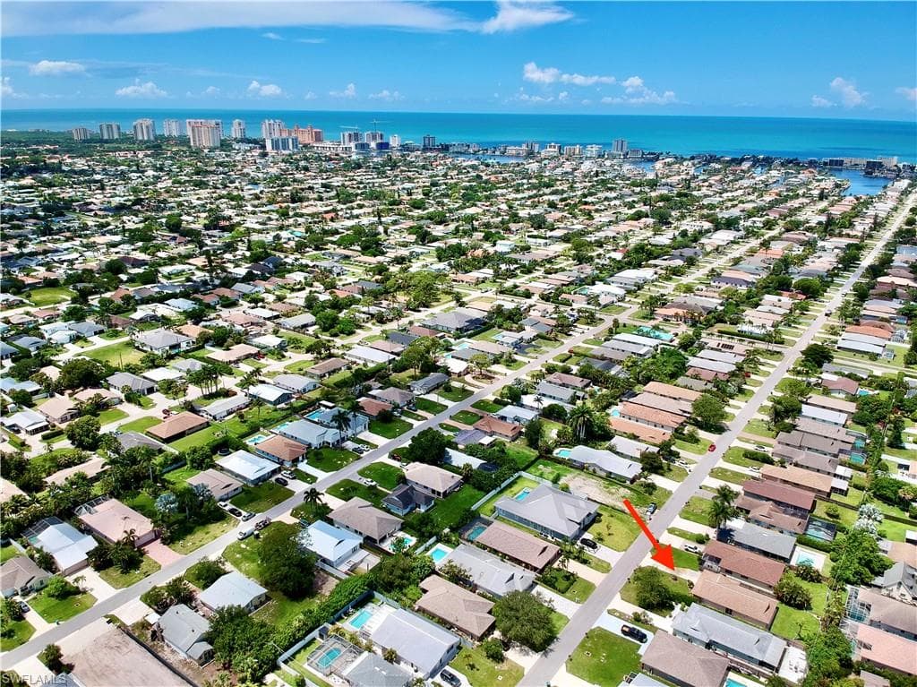 755 106th Ave N, Naples, FL 34108-1