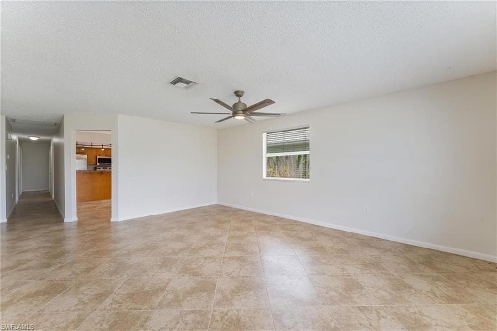 755 106th Ave N, Naples, FL 34108-4