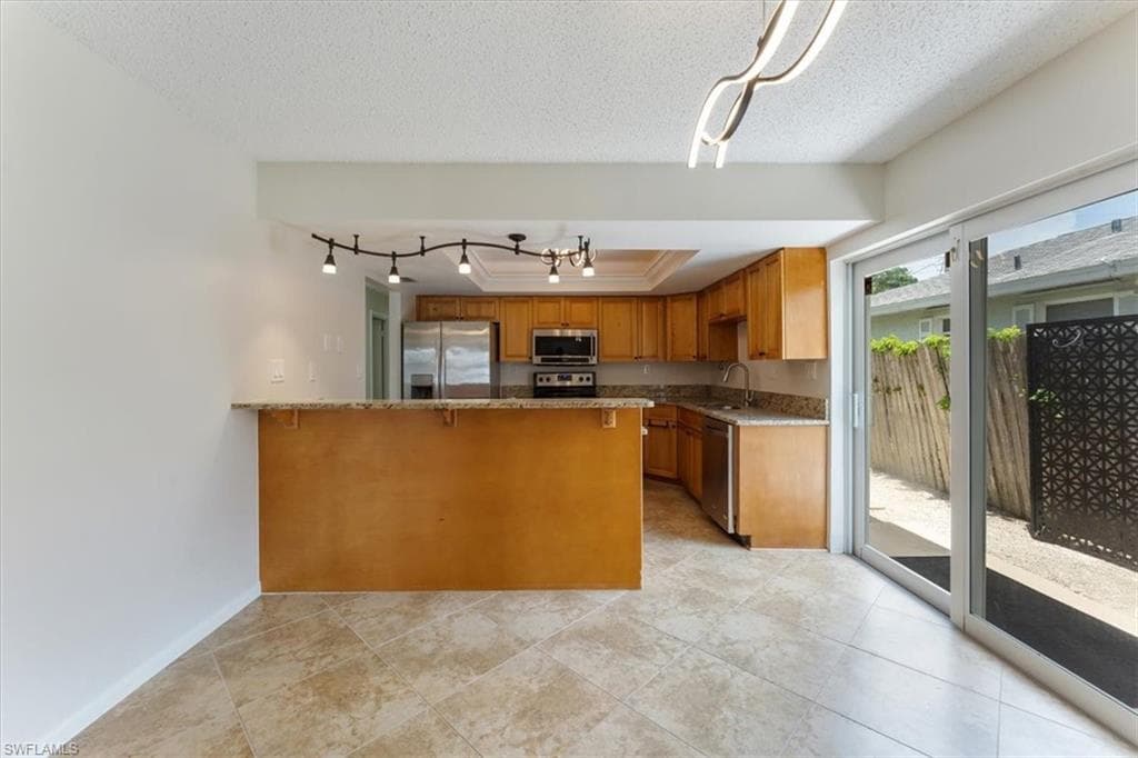 755 106th Ave N, Naples, FL 34108-6