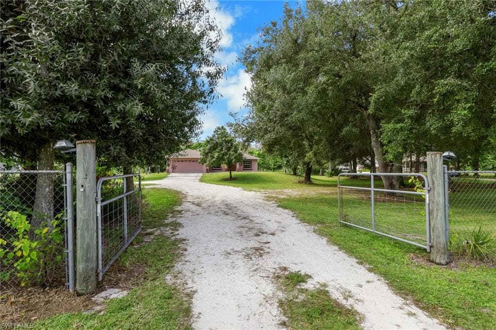 1511 Wilson Blvd N, Naples, FL 34120-2