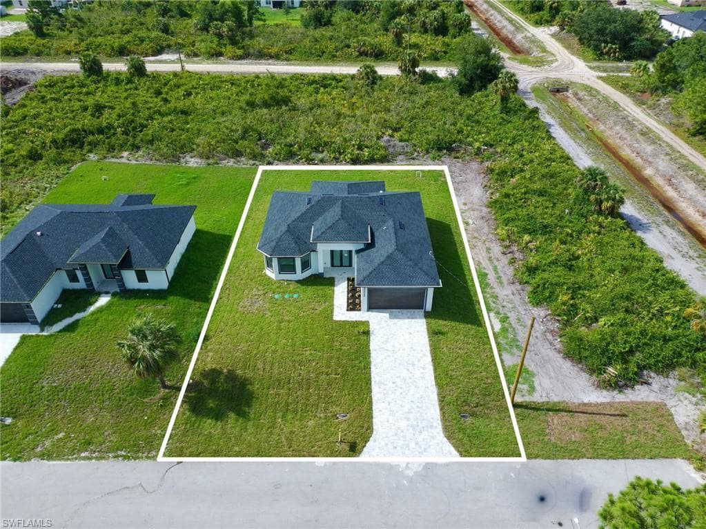 3202 72nd St W, Lehigh Acres, FL 33971-2