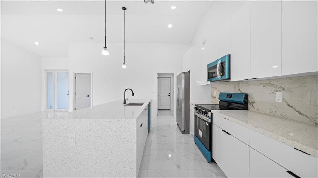 102 20th St, Cape Coral, FL 33993-9