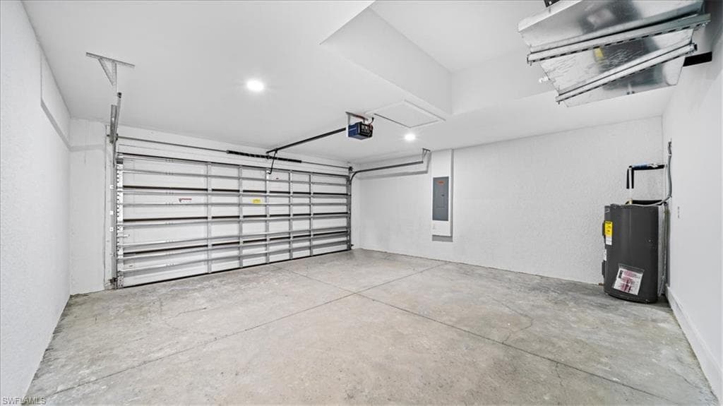 102 20th St, Cape Coral, FL 33993-26