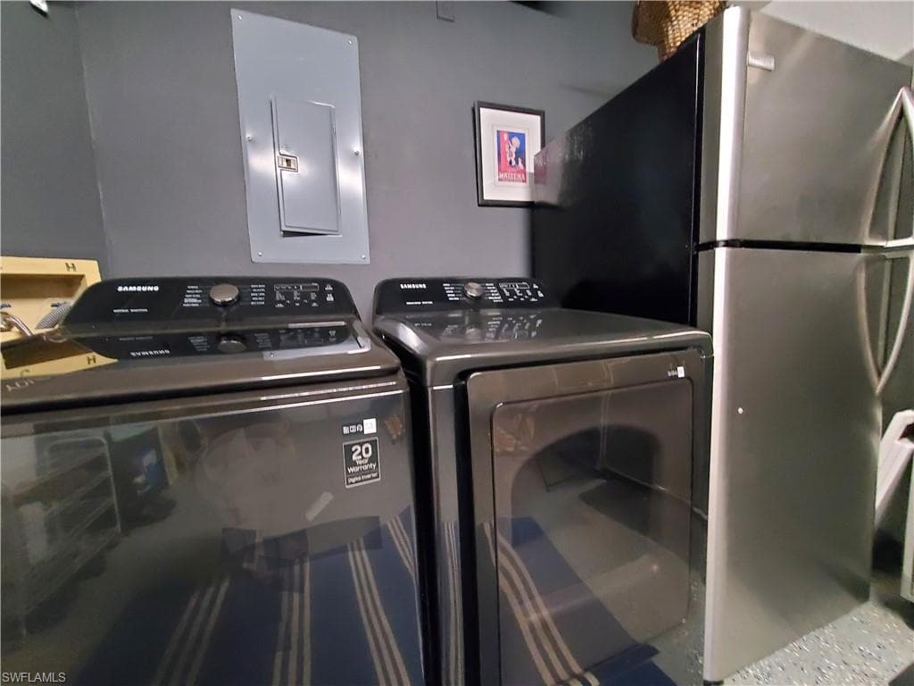 385 Dover Pl 4-402, Naples, FL 34104-28