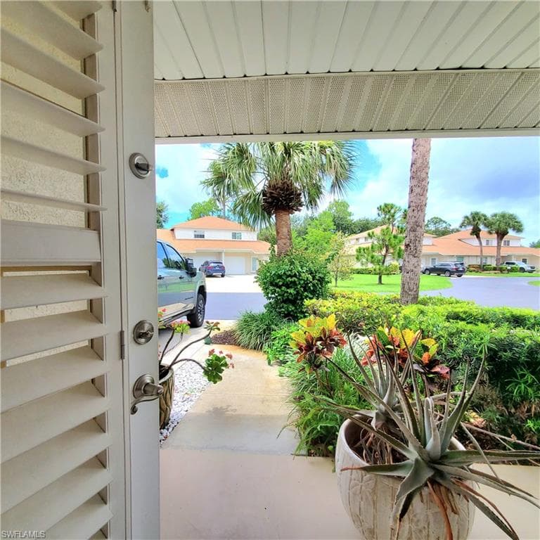 385 Dover Pl 4-402, Naples, FL 34104-31