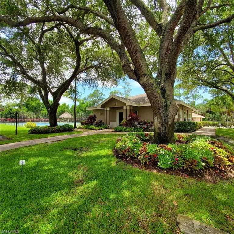 385 Dover Pl 4-402, Naples, FL 34104-37
