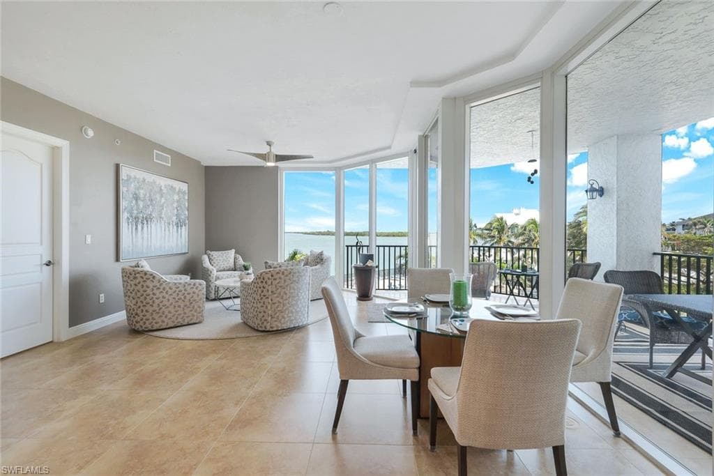 700 La Peninsula Blvd 206, Naples, FL 34113-12