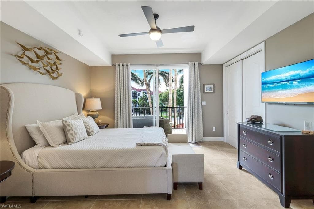 700 La Peninsula Blvd 206, Naples, FL 34113-22