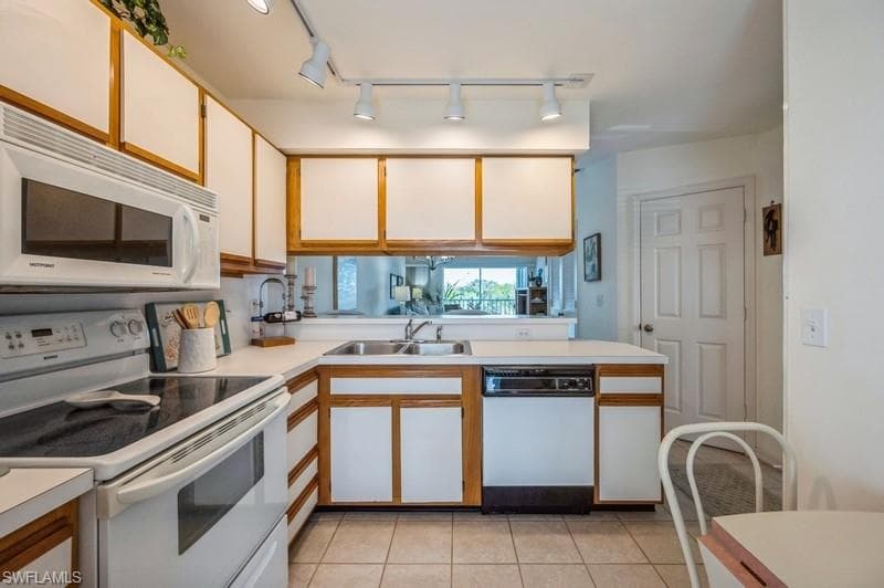 1325 Mainsail Dr 1213, Naples, FL 34114-3