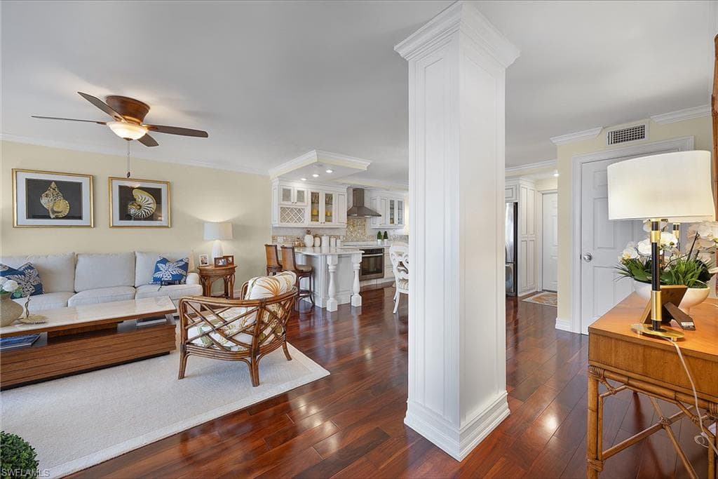 300 Park Shore Dr 5b, Naples, FL 34103-8