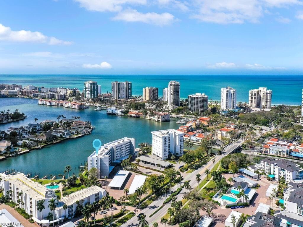 300 Park Shore Dr 5b, Naples, FL 34103-28