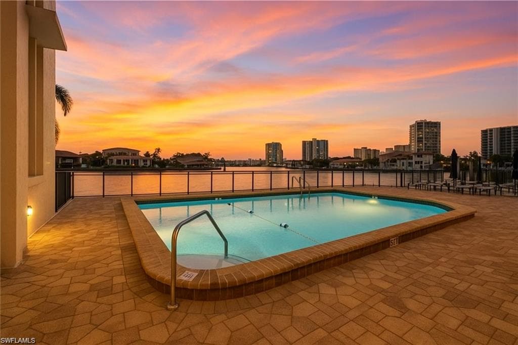 300 Park Shore Dr 5b, Naples, FL 34103-29