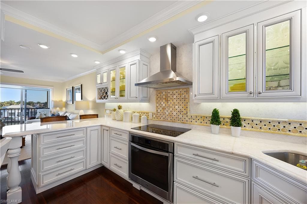 300 Park Shore Dr 5b, Naples, FL 34103-4