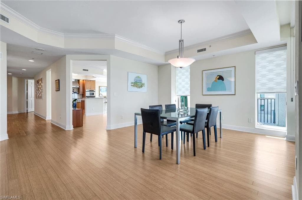 285 Grande Way 401, Naples, FL 34110-13