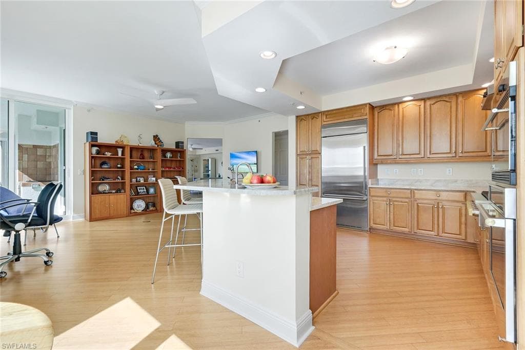 285 Grande Way 401, Naples, FL 34110-18