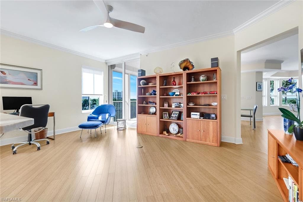 285 Grande Way 401, Naples, FL 34110-21