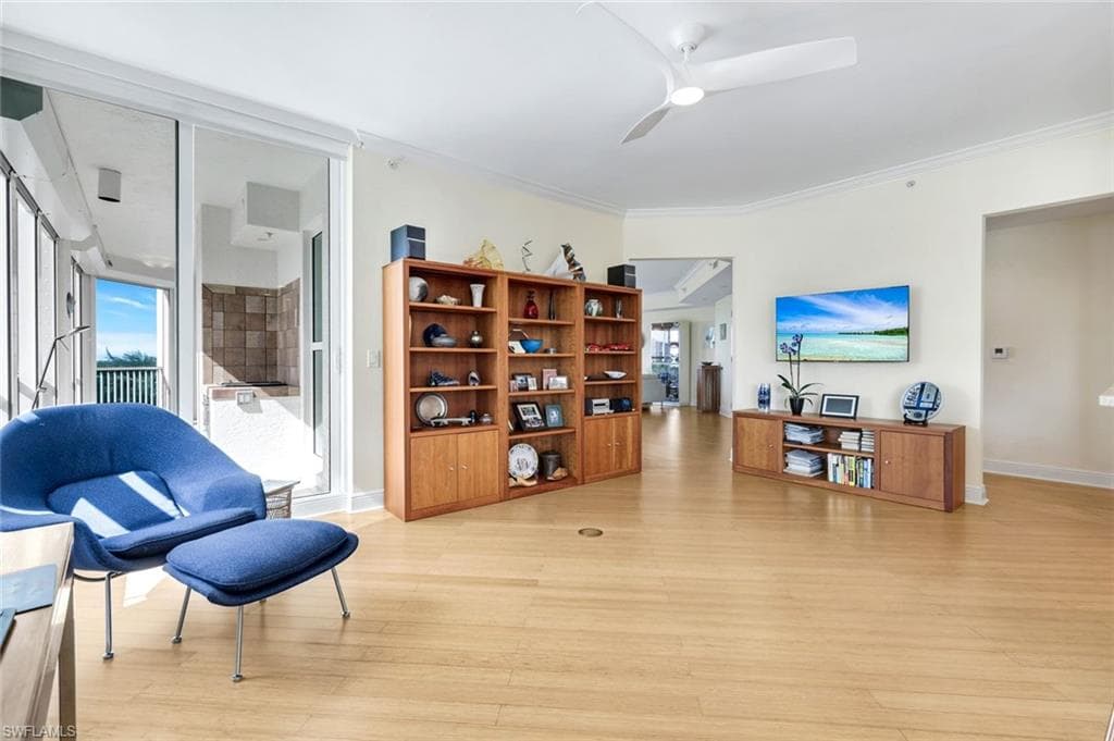 285 Grande Way 401, Naples, FL 34110-22