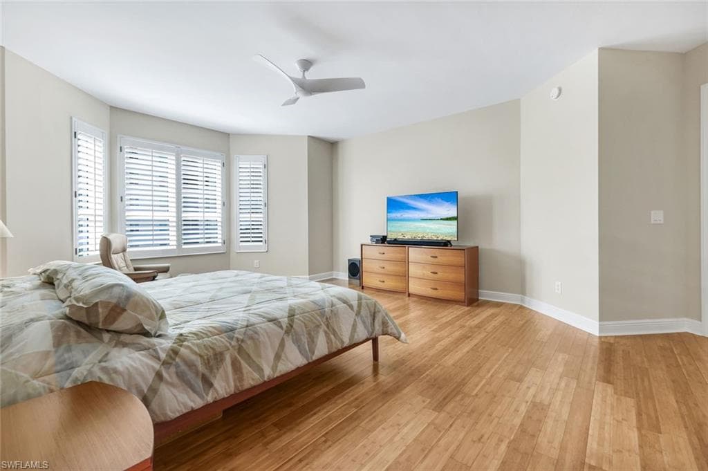 285 Grande Way 401, Naples, FL 34110-24