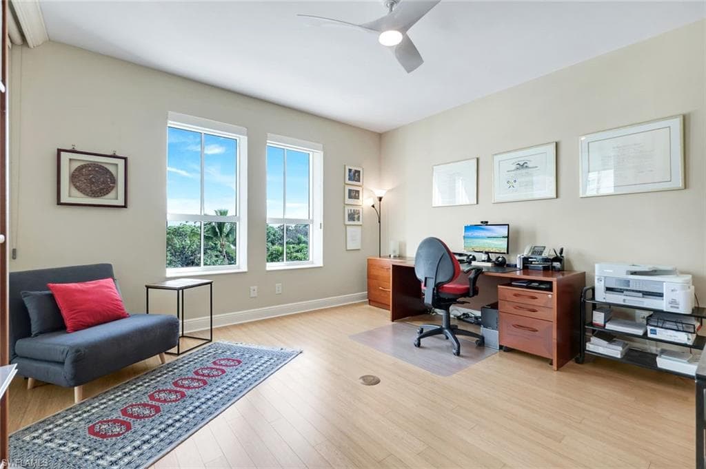 285 Grande Way 401, Naples, FL 34110-30