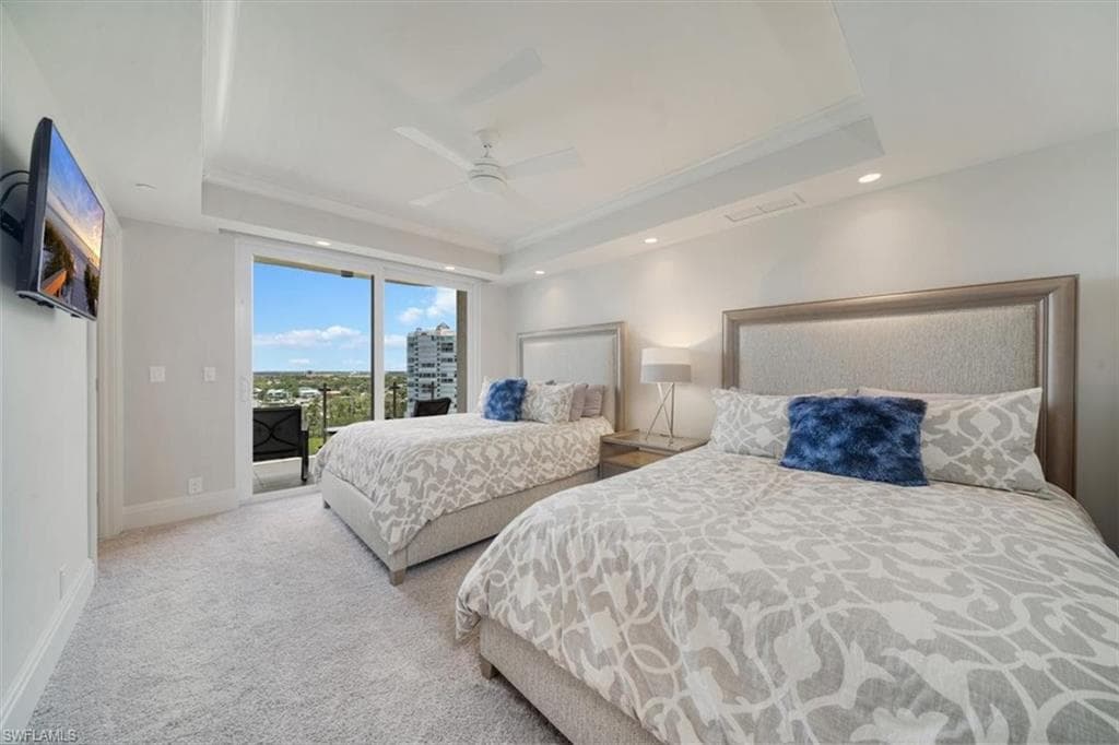 10 Seagate Dr 10n, Naples, FL 34103-28