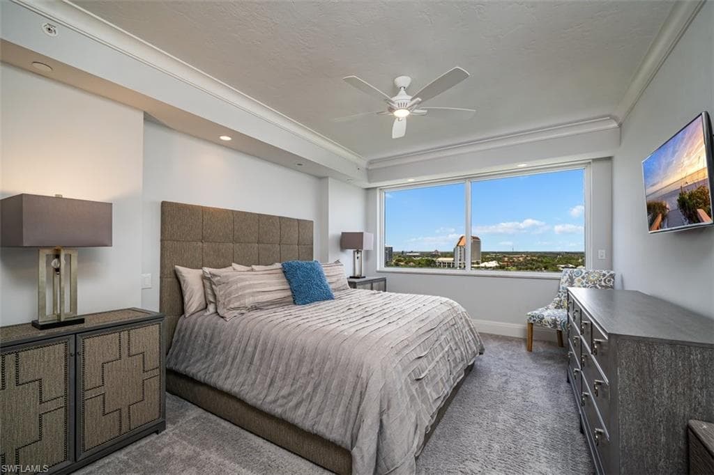 10 Seagate Dr 10n, Naples, FL 34103-30