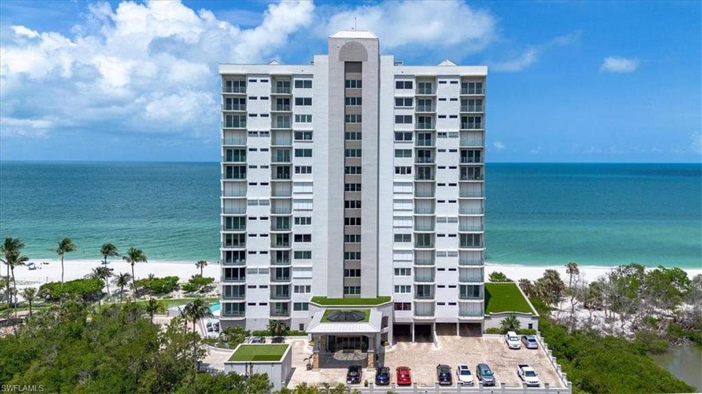 10 Seagate Dr 10n, Naples, FL 34103-37