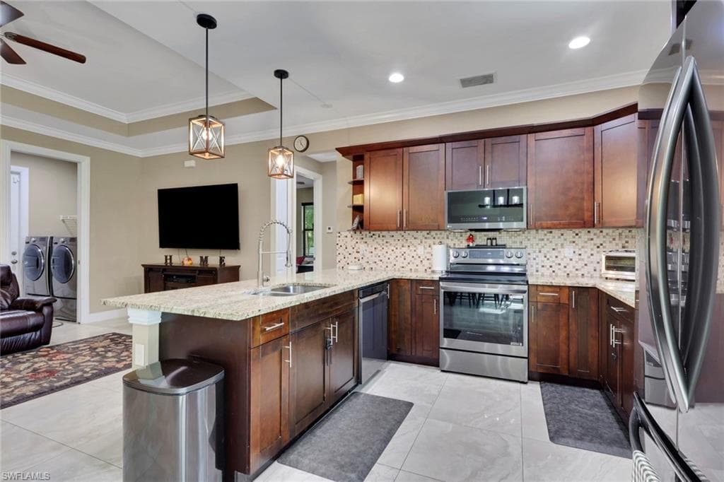 3736 10th Ave SE, Naples, FL 34117-10