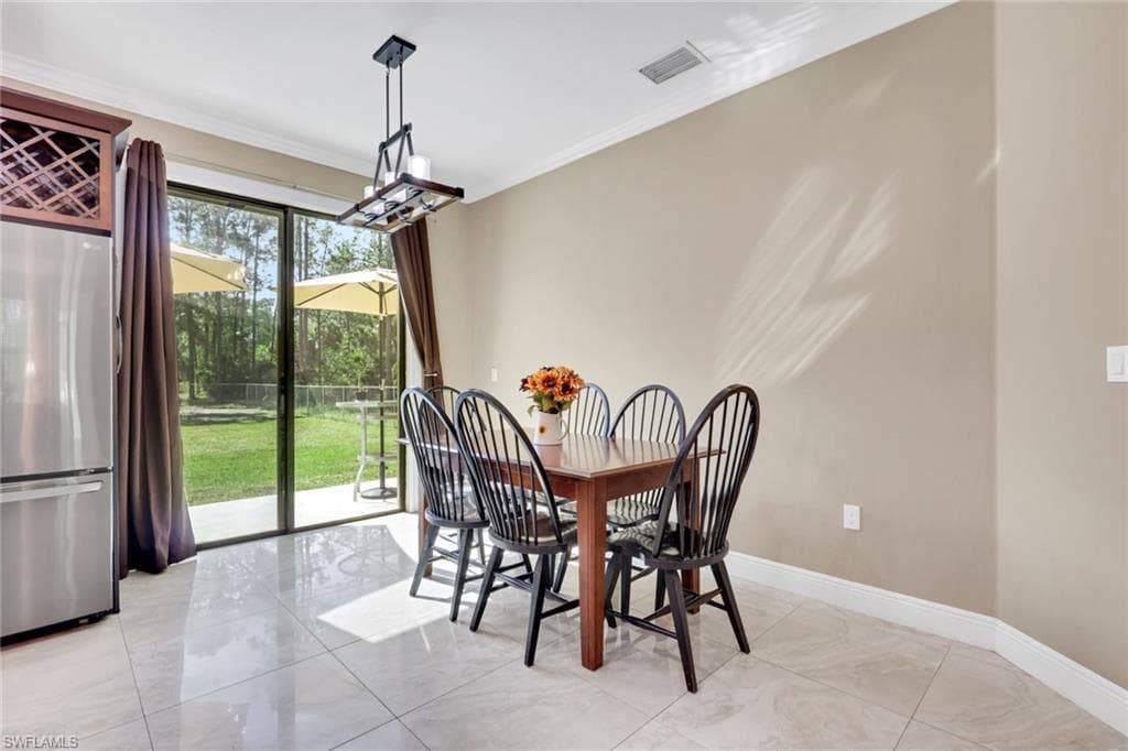 3736 10th Ave SE, Naples, FL 34117-12