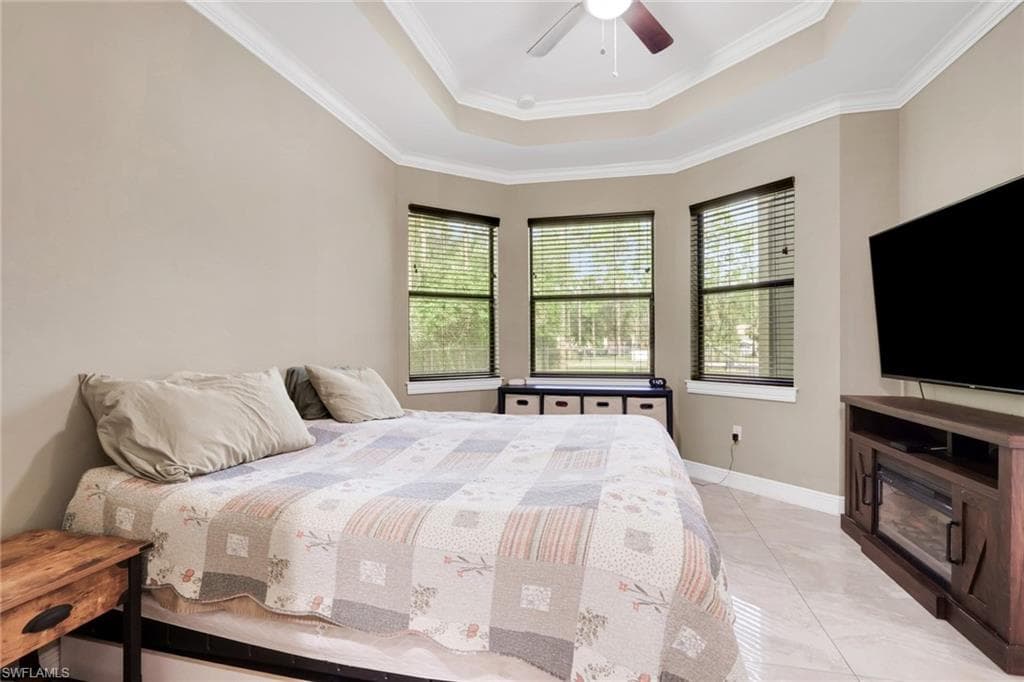 3736 10th Ave SE, Naples, FL 34117-13