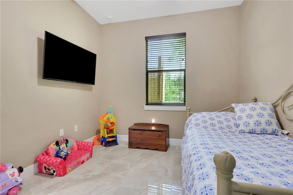 3736 10th Ave SE, Naples, FL 34117-22