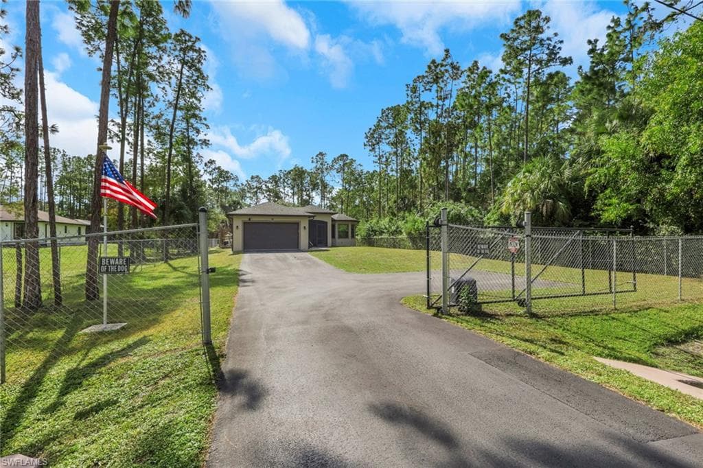 3736 10th Ave SE, Naples, FL 34117-1