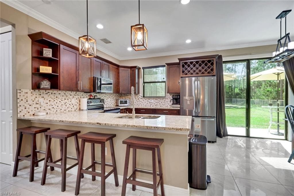 3736 10th Ave SE, Naples, FL 34117-7