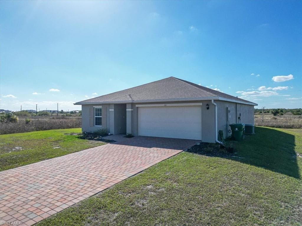 181 Plantation Dr, Labelle, FL 33935-2