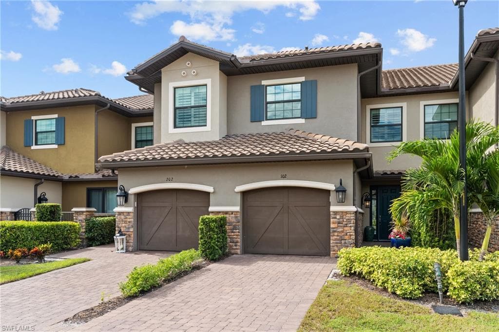 9646 Montelanico Loop 102, Naples, FL 34119-23