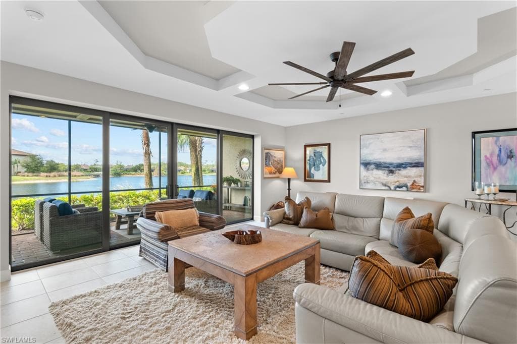 9646 Montelanico Loop 102, Naples, FL 34119-4