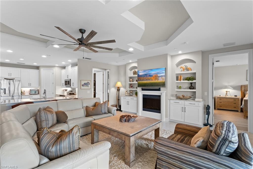 9646 Montelanico Loop 102, Naples, FL 34119-6