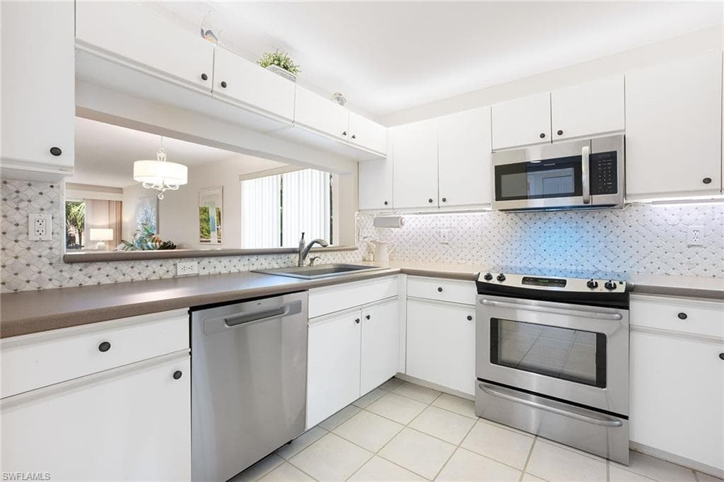 1100 Sarah Jean Cir A106, Naples, FL 34110-13