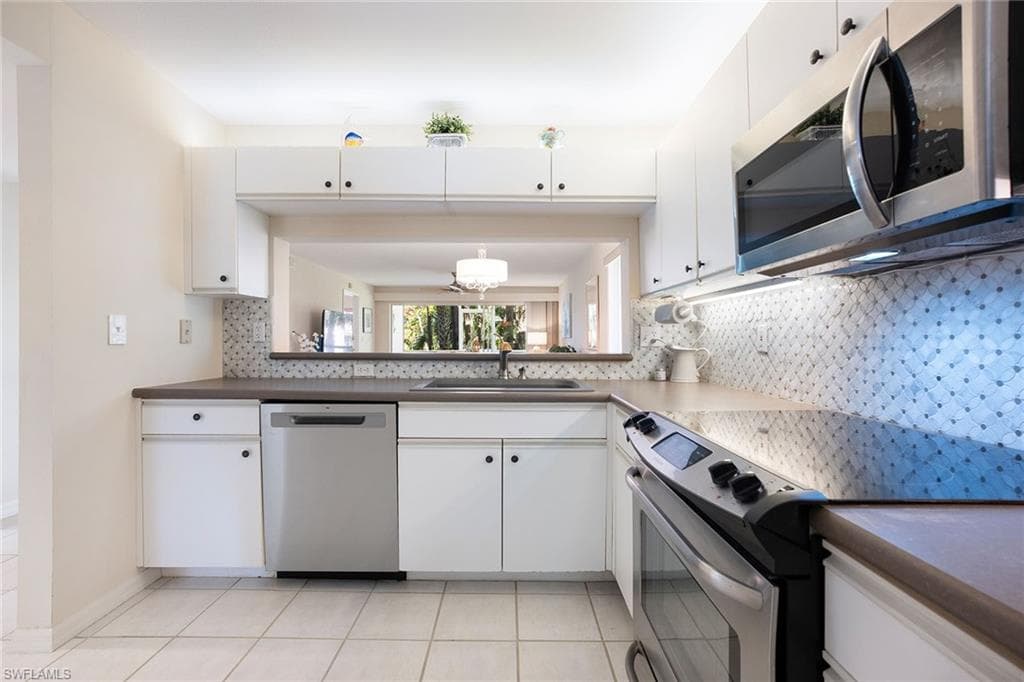 1100 Sarah Jean Cir A106, Naples, FL 34110-14