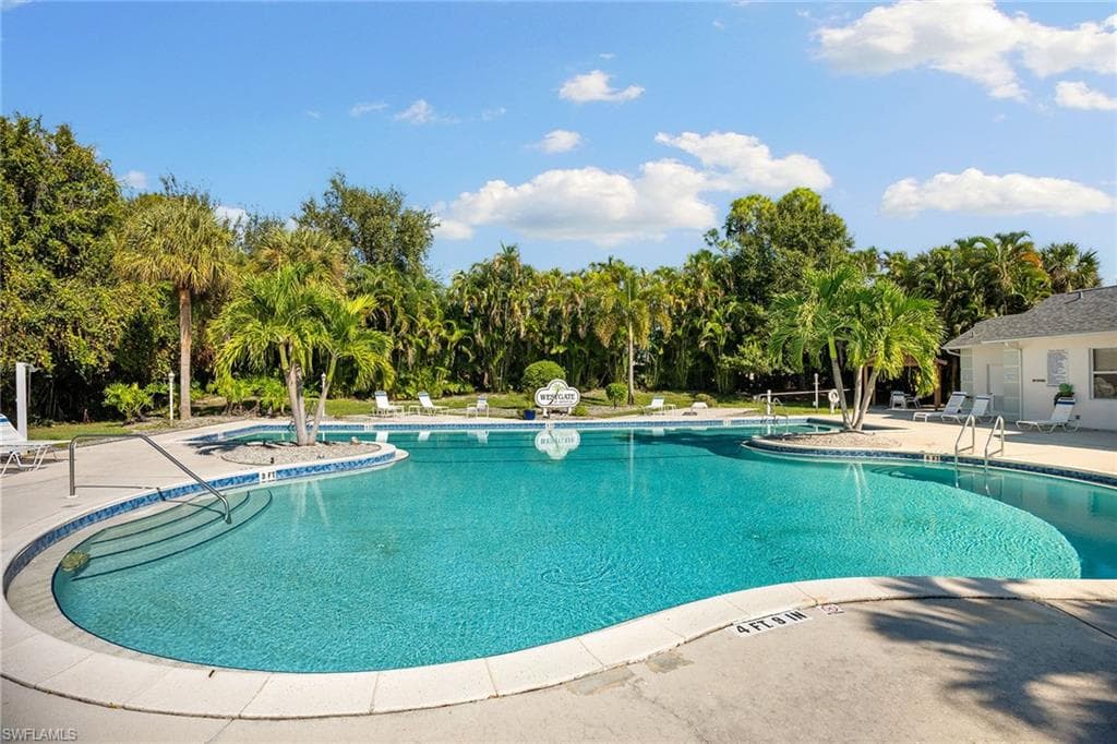 1100 Sarah Jean Cir A106, Naples, FL 34110-31