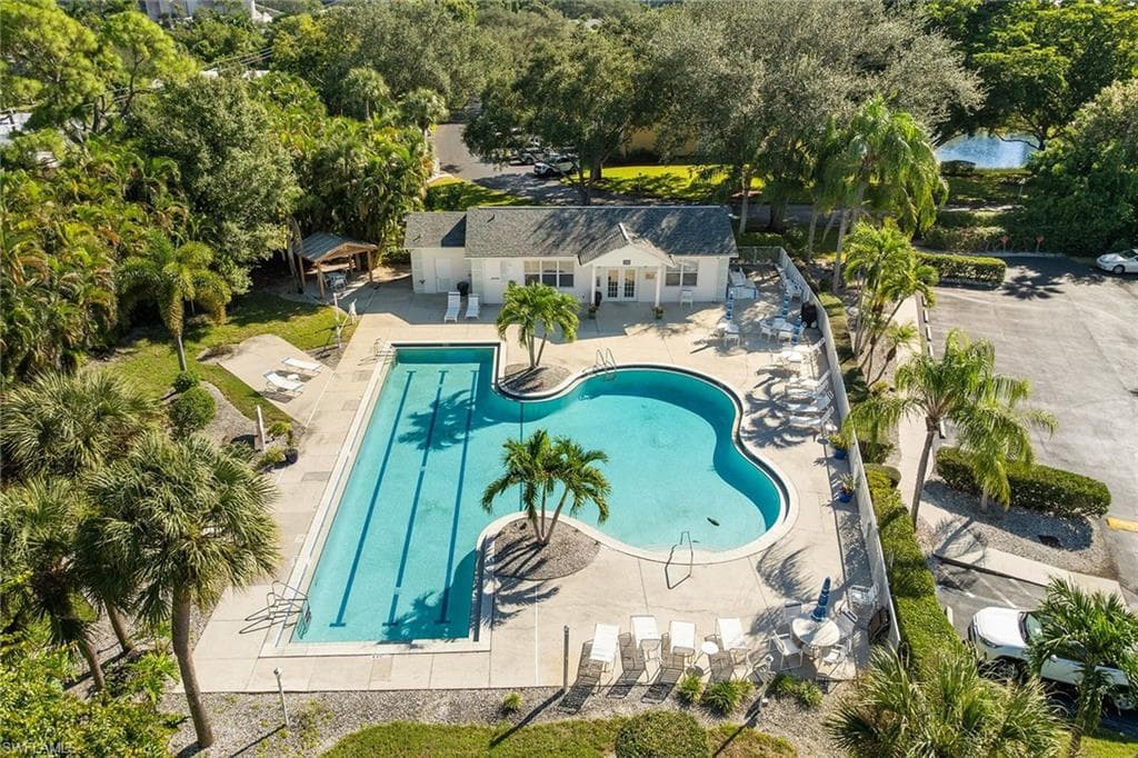 1100 Sarah Jean Cir A106, Naples, FL 34110-34