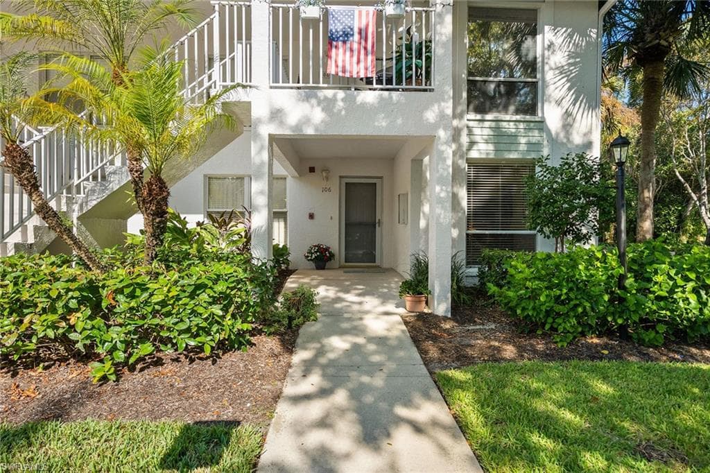 1100 Sarah Jean Cir A106, Naples, FL 34110-3
